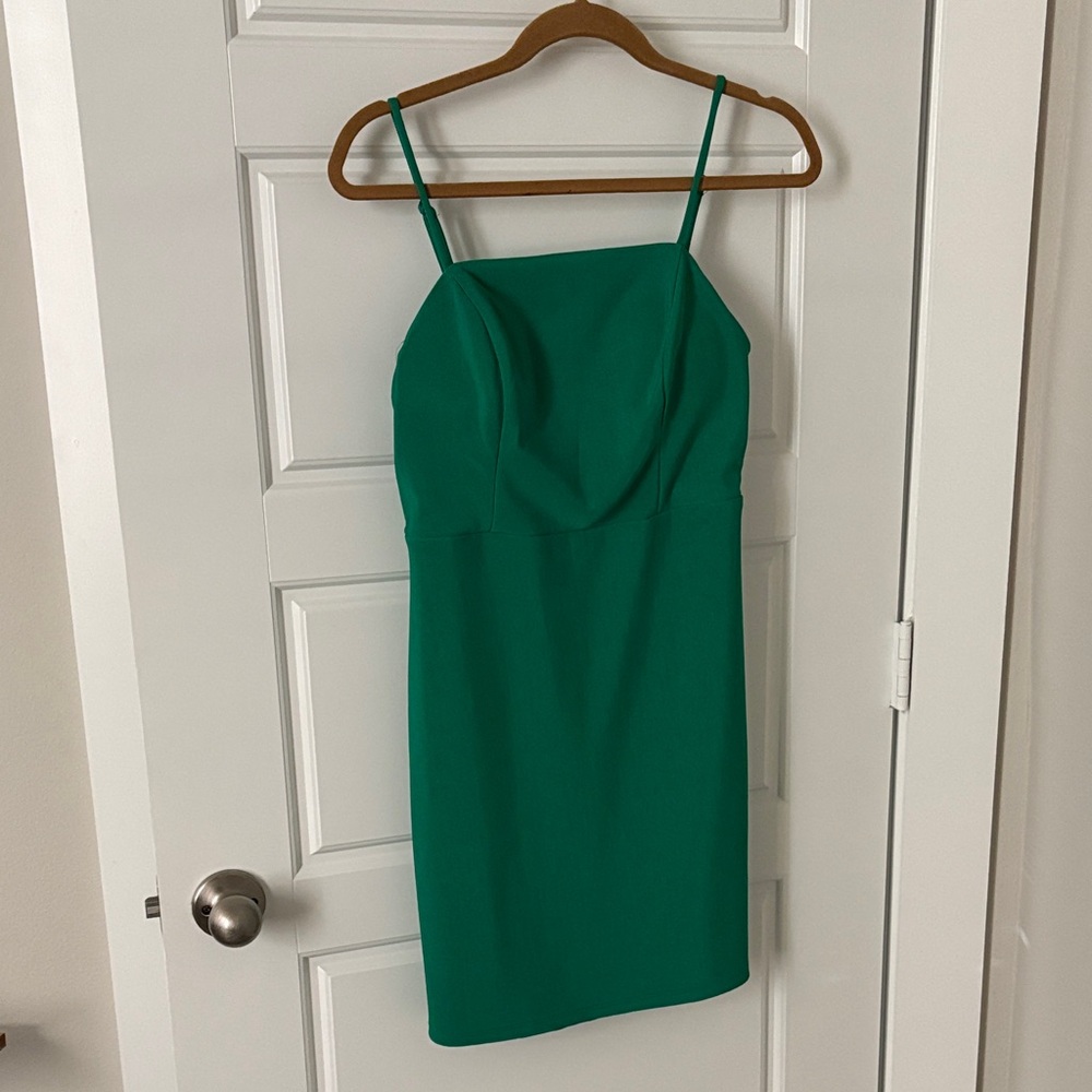 Elegant Green Sleeveless Dress